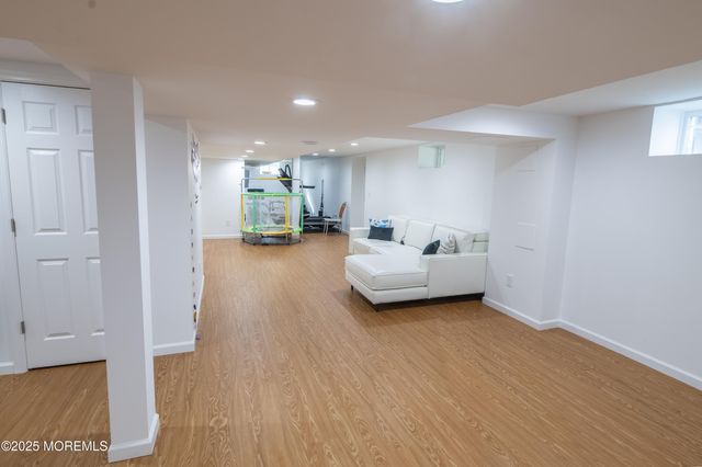 12 Pence Road, Manalapan, NJ 07726