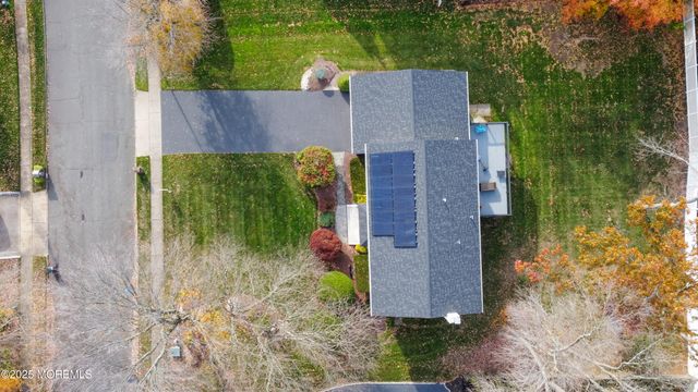 12 Pence Road, Manalapan, NJ 07726