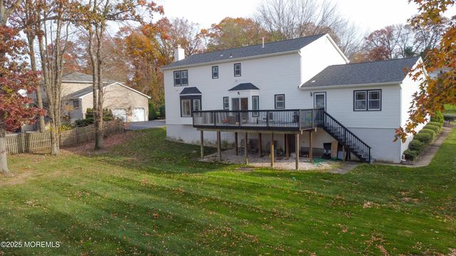 12 Pence Road, Manalapan, NJ 07726