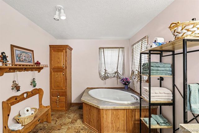 6175 S Branch Lane, Smiths Creek, MI 48074