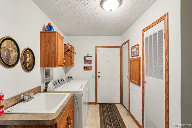 6175 S Branch Lane, Smiths Creek, MI 48074