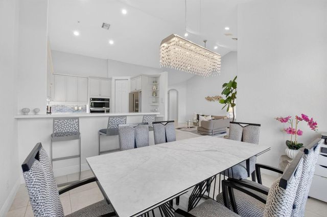 23 Royal Palm Way 18, Boca Raton, FL 33432