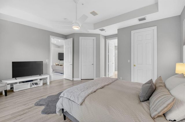 23 Royal Palm Way 18, Boca Raton, FL 33432