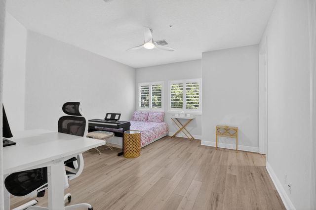 23 Royal Palm Way 18, Boca Raton, FL 33432