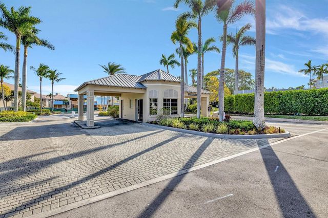 23 Royal Palm Way 18, Boca Raton, FL 33432