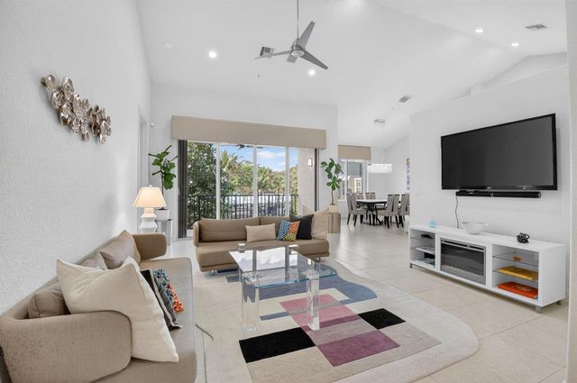 23 Royal Palm Way 18, Boca Raton, FL 33432