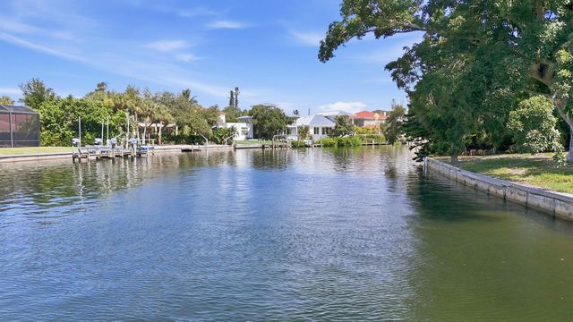 522 COMMONWEALTH LANE, Sarasota, FL 34242