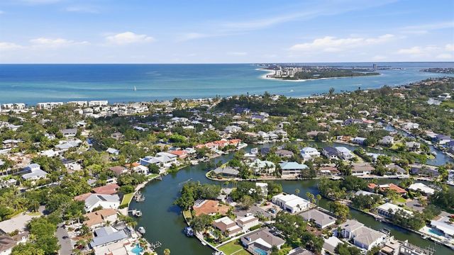 522 COMMONWEALTH LANE, Sarasota, FL 34242