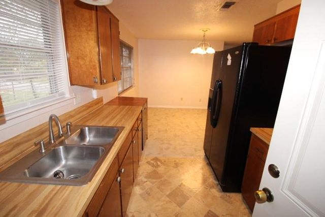 2002 Josie CIR, Copperas Cove, TX 76522