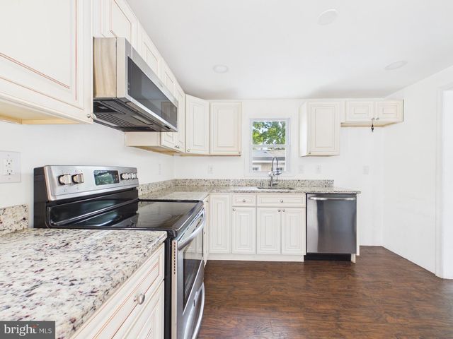 1358 RALEIGH DR, Severn, MD 21144