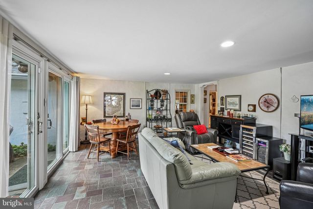 1198 UNION MEETING RD, Blue Bell, PA 19422