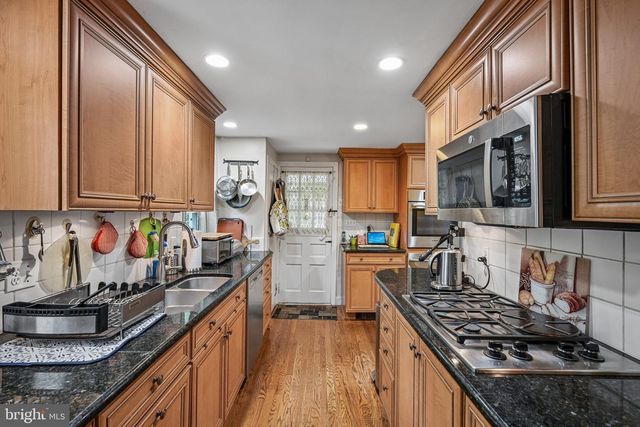 1198 UNION MEETING RD, Blue Bell, PA 19422