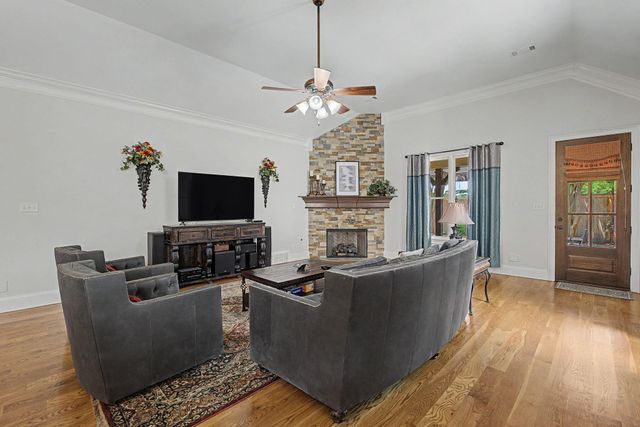525 OGILIE CV, Collierville, TN 38017