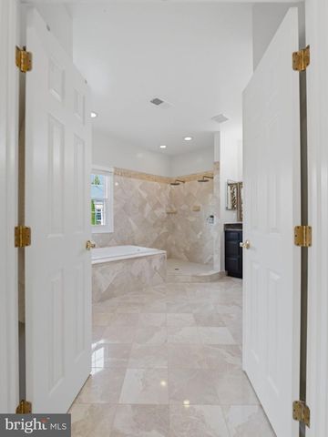10123 RATCLIFFE MANOR DR, Fairfax, VA 22030