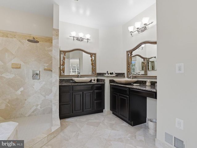 10123 RATCLIFFE MANOR DR, Fairfax, VA 22030