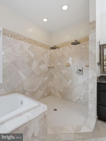 10123 RATCLIFFE MANOR DR, Fairfax, VA 22030