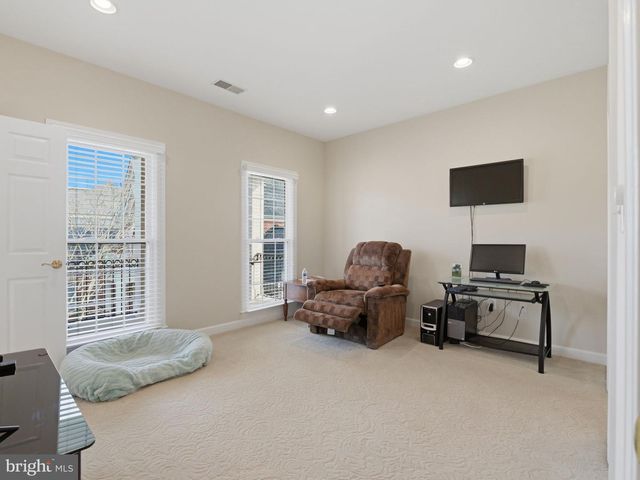10123 RATCLIFFE MANOR DR, Fairfax, VA 22030