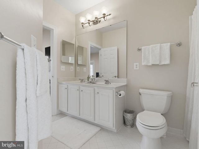 10123 RATCLIFFE MANOR DR, Fairfax, VA 22030