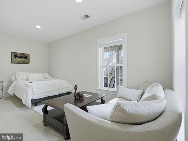 10123 RATCLIFFE MANOR DR, Fairfax, VA 22030