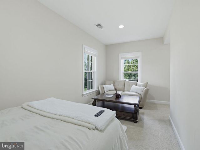 10123 RATCLIFFE MANOR DR, Fairfax, VA 22030