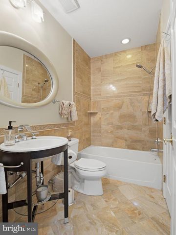 10123 RATCLIFFE MANOR DR, Fairfax, VA 22030