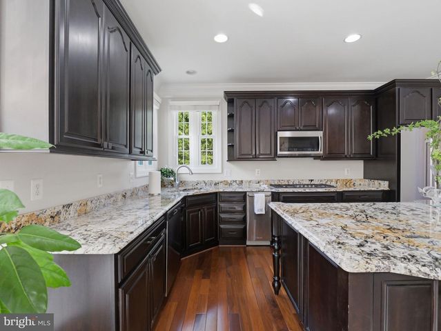 10123 RATCLIFFE MANOR DR, Fairfax, VA 22030