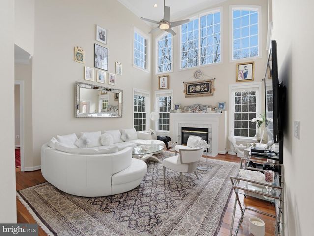 10123 RATCLIFFE MANOR DR, Fairfax, VA 22030