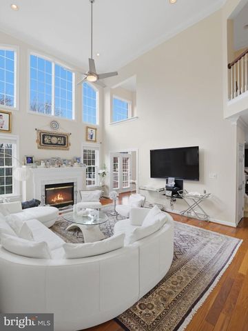 10123 RATCLIFFE MANOR DR, Fairfax, VA 22030
