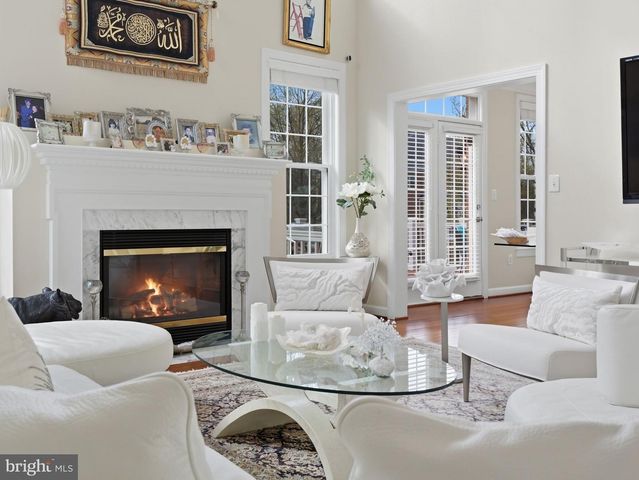 10123 RATCLIFFE MANOR DR, Fairfax, VA 22030