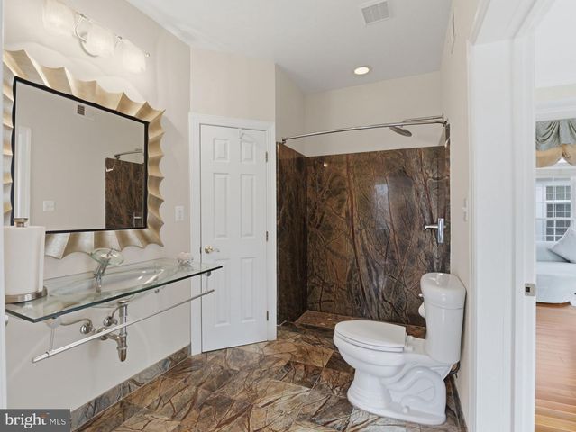 10123 RATCLIFFE MANOR DR, Fairfax, VA 22030