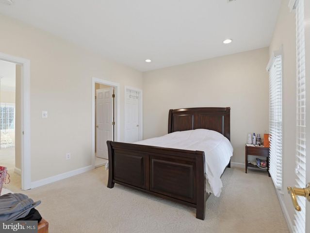 10123 RATCLIFFE MANOR DR, Fairfax, VA 22030