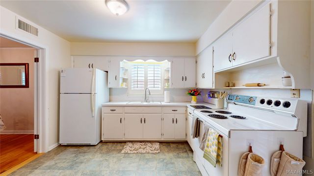 155 E SALEM Drive, Montgomery, AL 36109