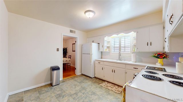 155 E SALEM Drive, Montgomery, AL 36109