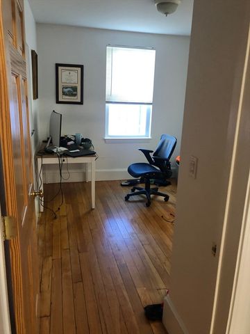 3 Oxford Ave 4, Belmont, MA 02478