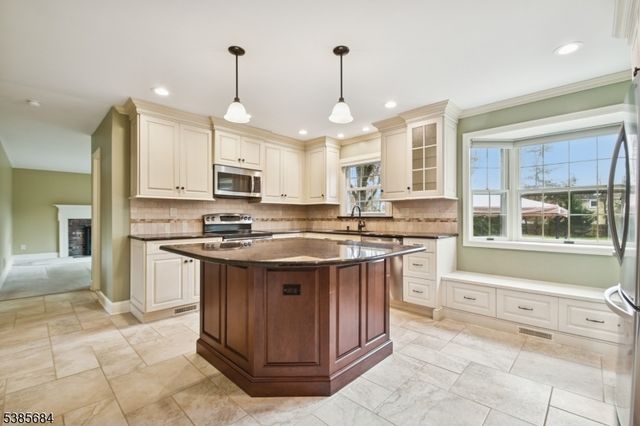 19 Juniper Way, Bernards Twp., NJ 07920