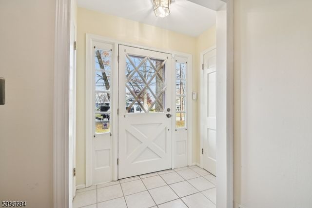 19 Juniper Way, Bernards Twp., NJ 07920