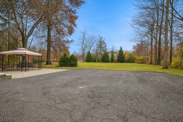 19 Juniper Way, Bernards Twp., NJ 07920