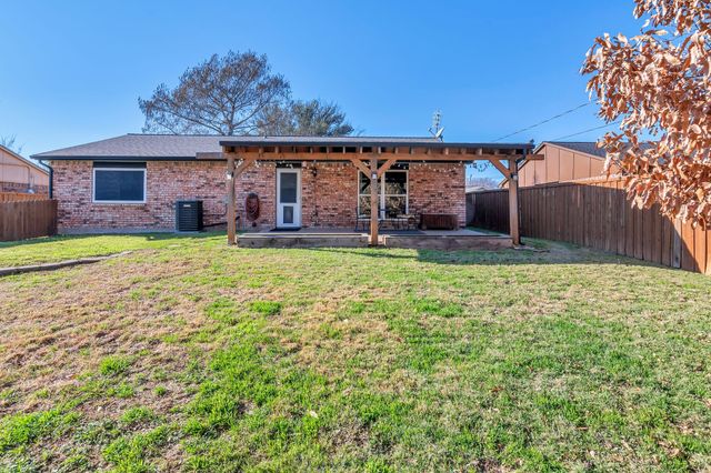 6428 Wakefield Road, North Richland Hills, TX 76182