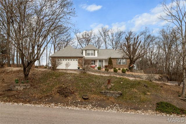 9527 Bent Tree Drive, Hillsboro, MO 63050