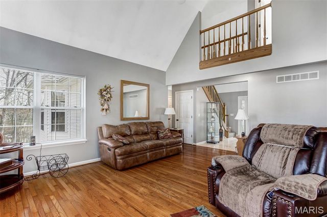 9527 Bent Tree Drive, Hillsboro, MO 63050