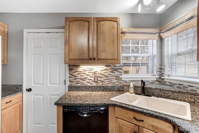 9527 Bent Tree Drive, Hillsboro, MO 63050