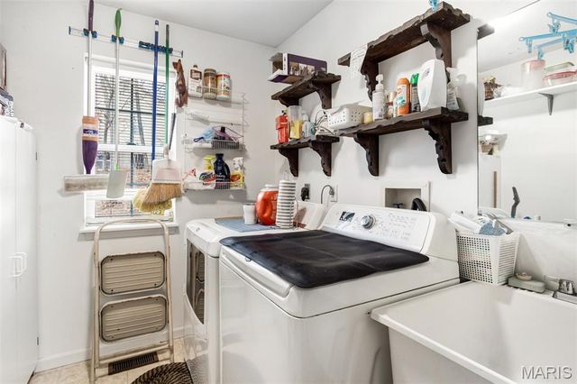 9527 Bent Tree Drive, Hillsboro, MO 63050