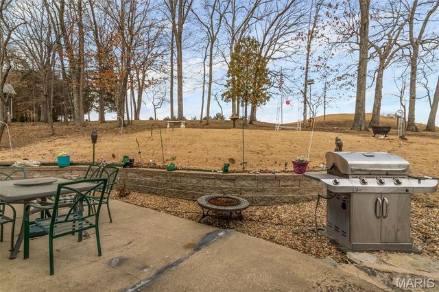 9527 Bent Tree Drive, Hillsboro, MO 63050