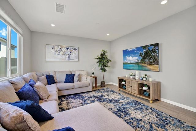 8511 Yucca St 366-090-46-44, Santee, CA 92071