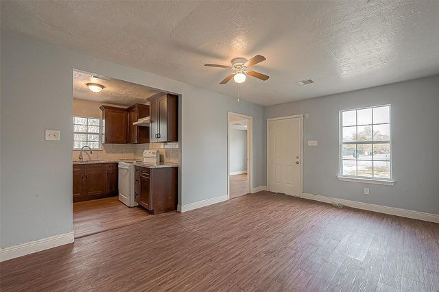 4006 Sunflower Street, Houston, TX 77051