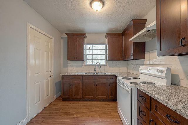 4006 Sunflower Street, Houston, TX 77051
