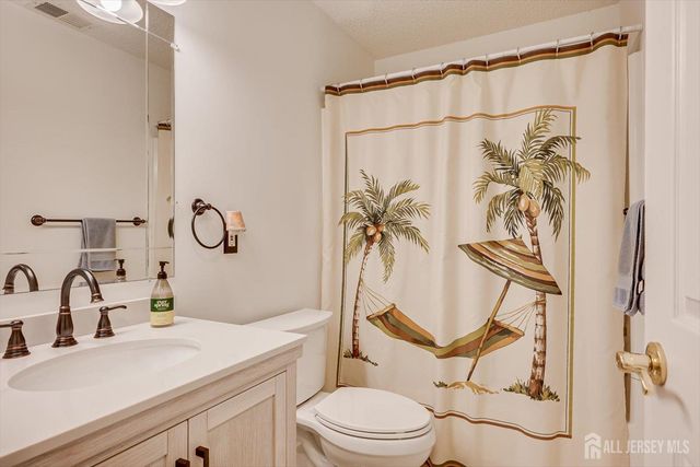 1801 Bayhead Drive, Sayreville, NJ 08859