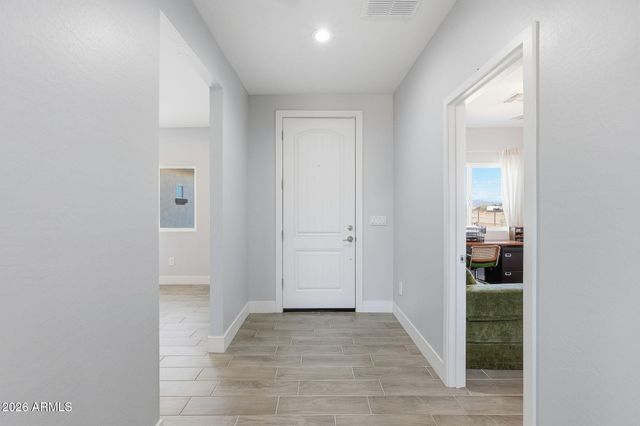 25123 W Peakview Road, Wittmann, AZ 85361