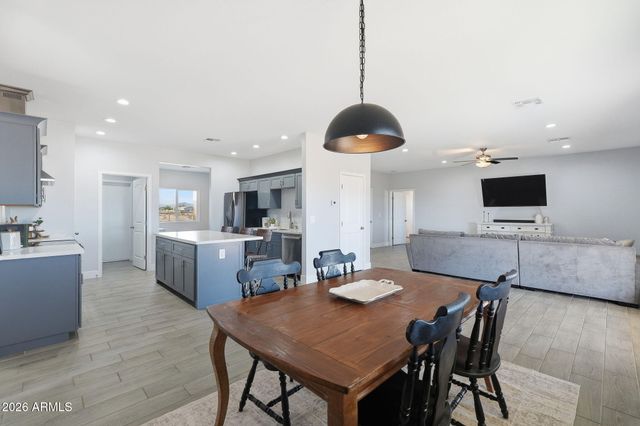 25123 W Peakview Road, Wittmann, AZ 85361