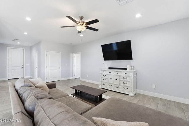 25123 W Peakview Road, Wittmann, AZ 85361